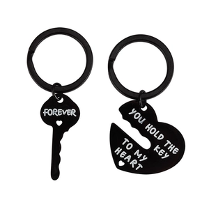 Porte-clés créatif pour couple en acier inoxydable noir avec pendentif cœur et clé