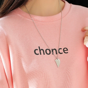 Collar con colgante en forma de corazón de acero inoxidable pulido con cadena tipo O