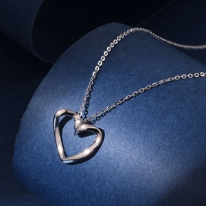 Polished S925 sterling silver hollow heart pendant necklace with elegant O-chain
