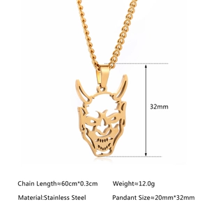 Spécifications du pendentif masque de démon en acier doré avec sa chaîne de 60cm