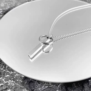 Collier minimaliste en acier inoxydable pour hommes avec pendentif barre géométrique