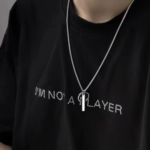 Collier minimaliste en acier inoxydable avec pendentif barre et anneau argenté