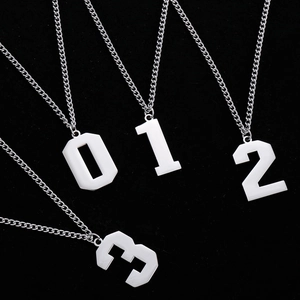 Ensemble de colliers avec pendentifs chiffres arabes en acier inoxydable poli brillant