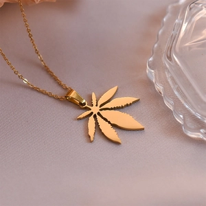 Golden maple leaf pendant necklace in stainless steel for women fashion sweater chain
