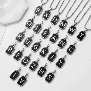 Unisex Roestvrijstalen Initiaal Ketting Zwarte Octagon Hoofdletter Hanger Venetiaanse Ketting Mode Titaniumstalen Sieraden