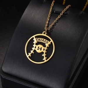 Collar de béisbol personalizado en acero inoxidable dorado con nombre Thiago y número 14