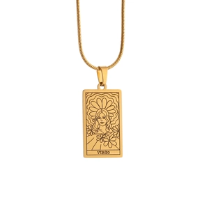 Gouden rechthoekige Maagd sterrenbeeld hanger ketting met slangenketting op wit decor