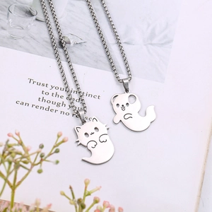 Collier Pendentif Chat Chien en Acier Inoxydable Bijoux Animaux Mignons Creux pour Couples Amis Colliers Minimalistes Argent