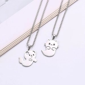 Colliers avec pendentifs de chat mignon minimaliste en acier inoxydable poli pour femme