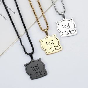 Collier avec pendentif cochon en acier inoxydable en finitions noir, doré et argenté