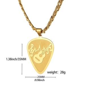 Collana in acciaio inossidabile dorato con ciondolo plettro chitarra e nota musicale