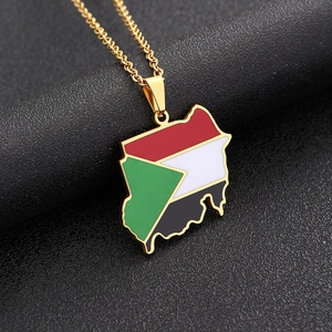 Collier avec pendentif carte du Soudan en acier inoxydable doré aux couleurs du drapeau