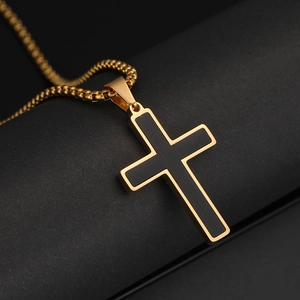Collar de cruz para hombre en acero inoxidable con inserto negro y cadena de caja dorada
