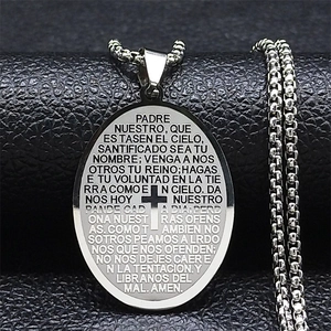 Oval stainless steel necklace with cross engraving and Spanish Lord's Prayer text