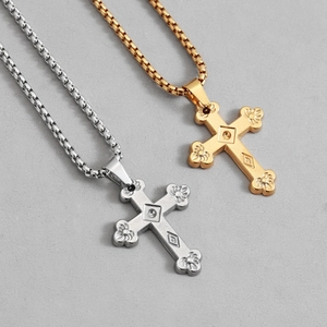 Poliertes Gold und Silber Edelstahl Kreuz Anhänger Halsketten mit floralem Reliefmuster
