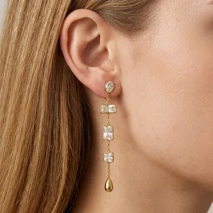 Lussuosi Orecchini a Pendente Lungo con Nappa in Acciaio Inossidabile per Donna Placcati in Oro Geometrici con Strass Eleganti