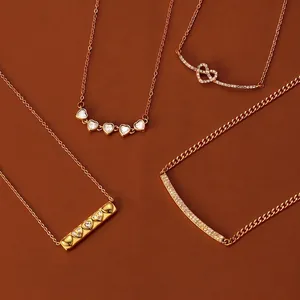 Κολιέ από Ανοξείδωτο Ατσάλι με Επιχρύσωση 18K για Γυναίκες Μενταγιόν Καρδιά με Ζιργκόν Μόδα Καθημερινά Κοσμήματα