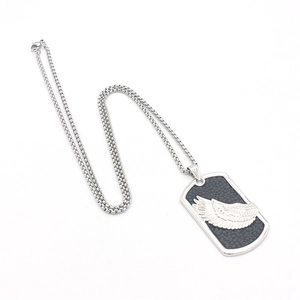 Collar de placa militar para hombre con colgante de pluma y cadena de acero