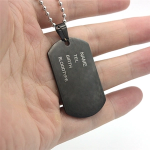 Personalisierbare mattschwarze Edelstahl Erkennungsmarke Halskette mit Laser Gravur