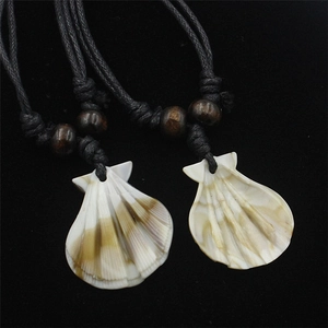 Collier Pendentif Coquillage en Acrylique Style Ethnique Chaîne en Corde Tissée Bijoux de Plage Homme Femme Réglable