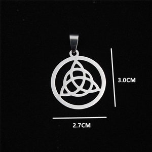 Edelstahl Triquetra Knoten Anhänger Halskette, 3.0cm Höhe in silberner Ausführung