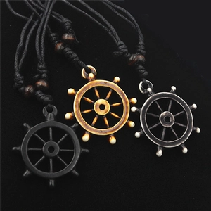 Trois colliers de gouvernail nautiques en résine avec cordon noir pour hommes et femmes