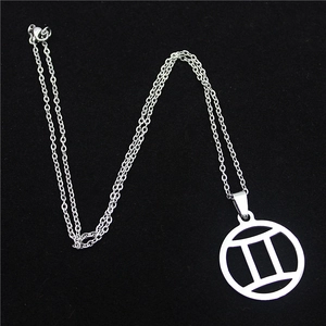 Silberne Gemini Sternzeichen Kette mit hohlem runden Edelstahl-Anhänger-Design