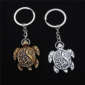 Porte-Clés Tortue de Mer en Résine Vintage Avec Motif Sculpté Totem Tribal Pendentif de Sac Rétro Ethnique
