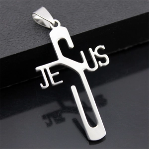 Collana con ciondolo a croce in acciaio inossidabile lucido con design a lettere JESUS