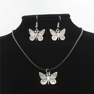 Vintage Alloy Antique Silver Butterfly Necklace And Earring Jewelry For Women Personalized Butterfly Pendant Accessory