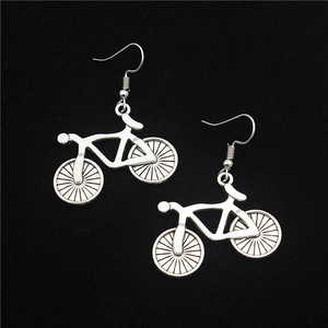 Kreatives Schmuckset aus Zinklegierung mit Fahrrad-Anhänger und Ohrringen in Silber