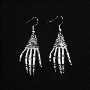 Orecchini a mano di scheletro gotico in lega d'argento vintage per Halloween