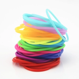 Lichtgevende kleurrijke siliconen armbanden set met matte doorschijnende rubberen