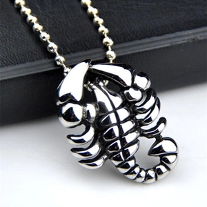 Pendentif Scorpion en Acier Inoxydable Punk pour Homme Gothique Rock Forme d'Animal Personnalisé Bijoux en Acier
