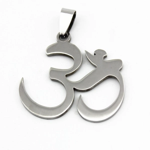 Pendentif symbole indien Om en acier inoxydable poli avec finition argentée mate