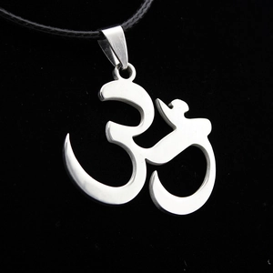 Collier Pendentif Symbole Om en Acier Inoxydable Poli Hindu Aum Yoga Méditation Bijoux Religieux de Mode pour Hommes Femmes