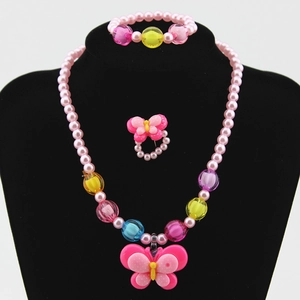 Roze vlinder sieradenset voor kinderen met kralenketting armband en ring
