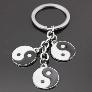 Traditional Tai Chi Yin Yang Metal Keychain With Three Round Enamel Pendants Zinc Alloy Silver Plated Key Ring For Men Women Accessory Gift