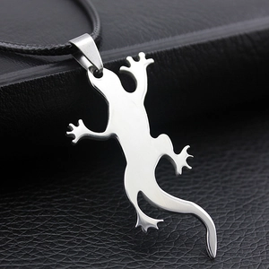 Collier avec pendentif lézard en acier inoxydable poli et cordon tressé noir durable