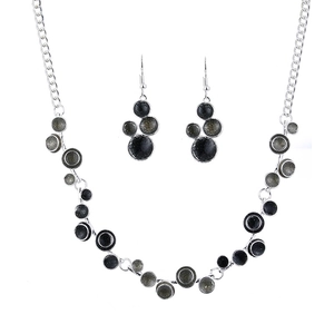 Parure de bijoux en alliage argenté avec collier en émail noir et boucles d'oreilles