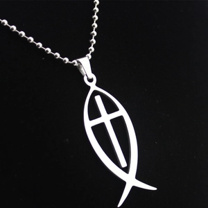 Pendentif Poisson Croix en Acier Inoxydable Religieux Ichthys Poisson de Jésus Ajouré Poli Bijoux de Collier Accessoire pour Unisexe