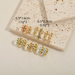 Boucles d'oreilles créoles vintage en émail à carreaux avec fleurs en zircon