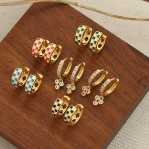 Boucles d'Oreilles Créoles Vintage en Émail à Damier Cuivre Pendentif Fleur en Zirconium Huggie Femmes Bijoux Plaqués Or