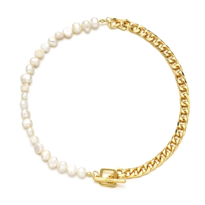 Collier perles baroques et chaîne plaquée or avec fermoir à bascule OT carré