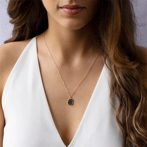 Minimalistische 14K vergulde halsketting met zwarte natuursteen rechthoekige hanger