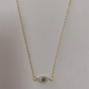 Collier minimaliste plaqué or 14K œil protecteur avec opale bleue et cristaux de zircon