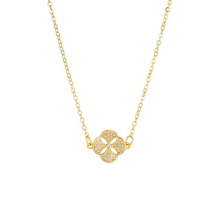 Détail du pendentif trèfle plaqué or 14 carats avec pavé de zircons blancs brillants