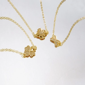 Collier Pendentif Trèfle à Quatre Feuilles en Laiton Plaqué Or 14K pour Femme Élégante Zirconia Incrustée Forme de Cœur Bijoux de Mode Cadeau