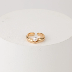 Minimalistischer 14k vergoldeter Wellenring mit weißer Perle und verstellbarem Band