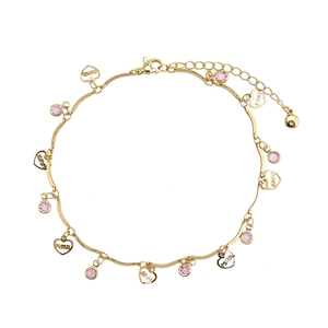 14k vergoldetes Fußkettchen mit rosa Zirkon-Steinen und gravierten amor Herzanhängern